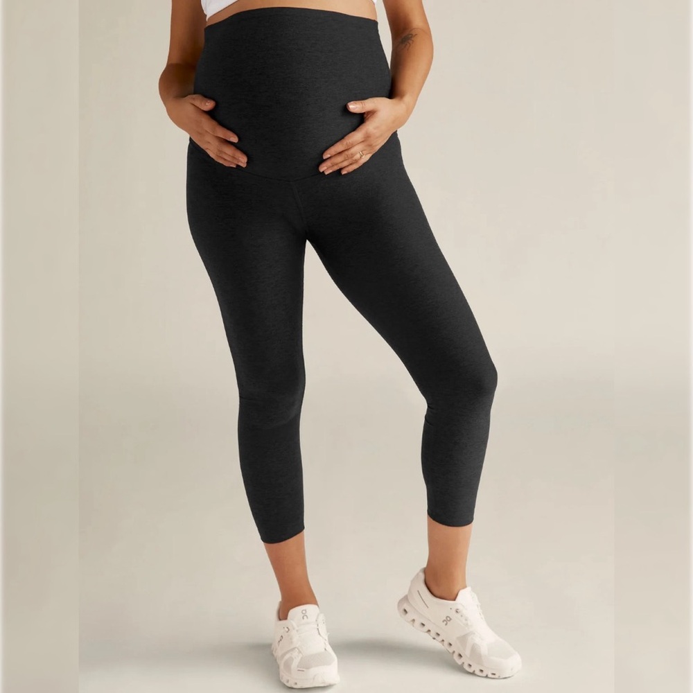 Beyond Yoga Spacedye Love The Bump Capri Maternity Legging in Darkest Night (XS)